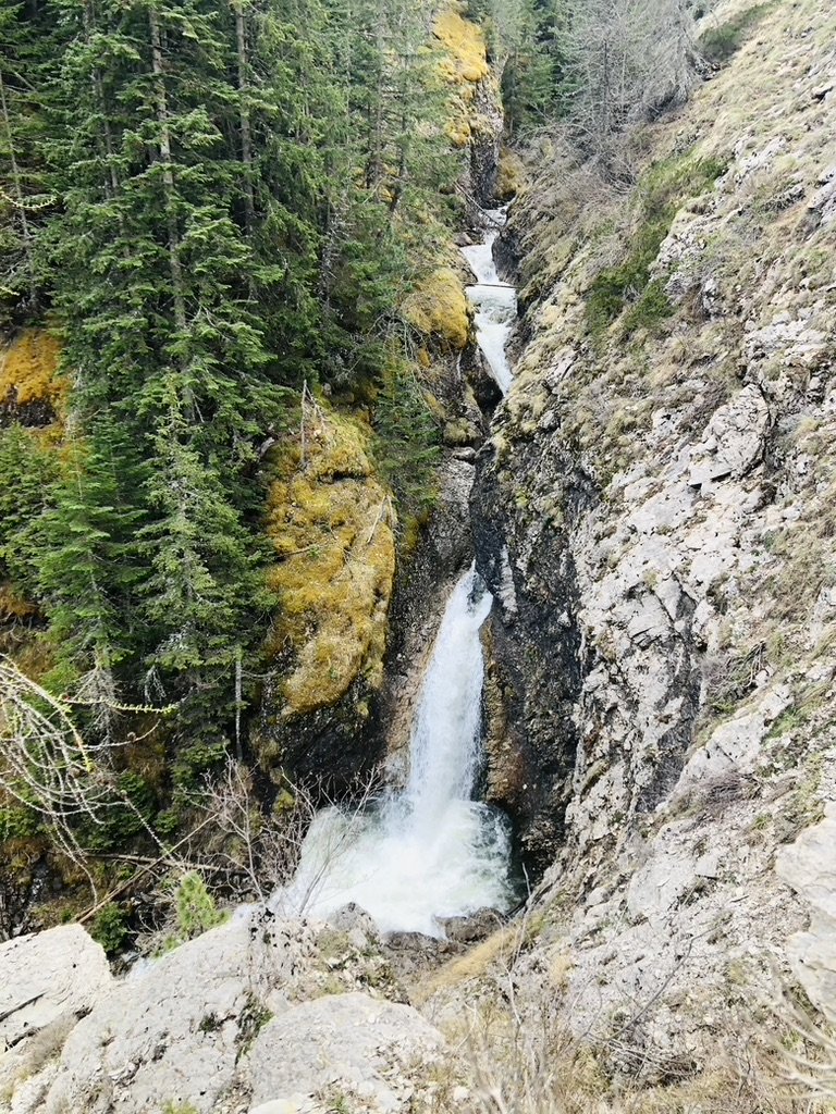 Saut en canyoning dans les gorges de l'Ubaye, Alpes-de-Haute-Provence